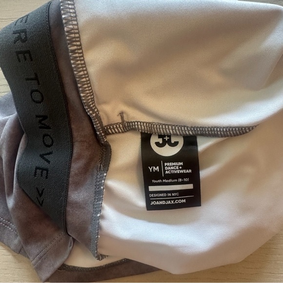 JO + JAX NWOT Motion Tee - Asphalt, Size CM - Picture 5 of 9